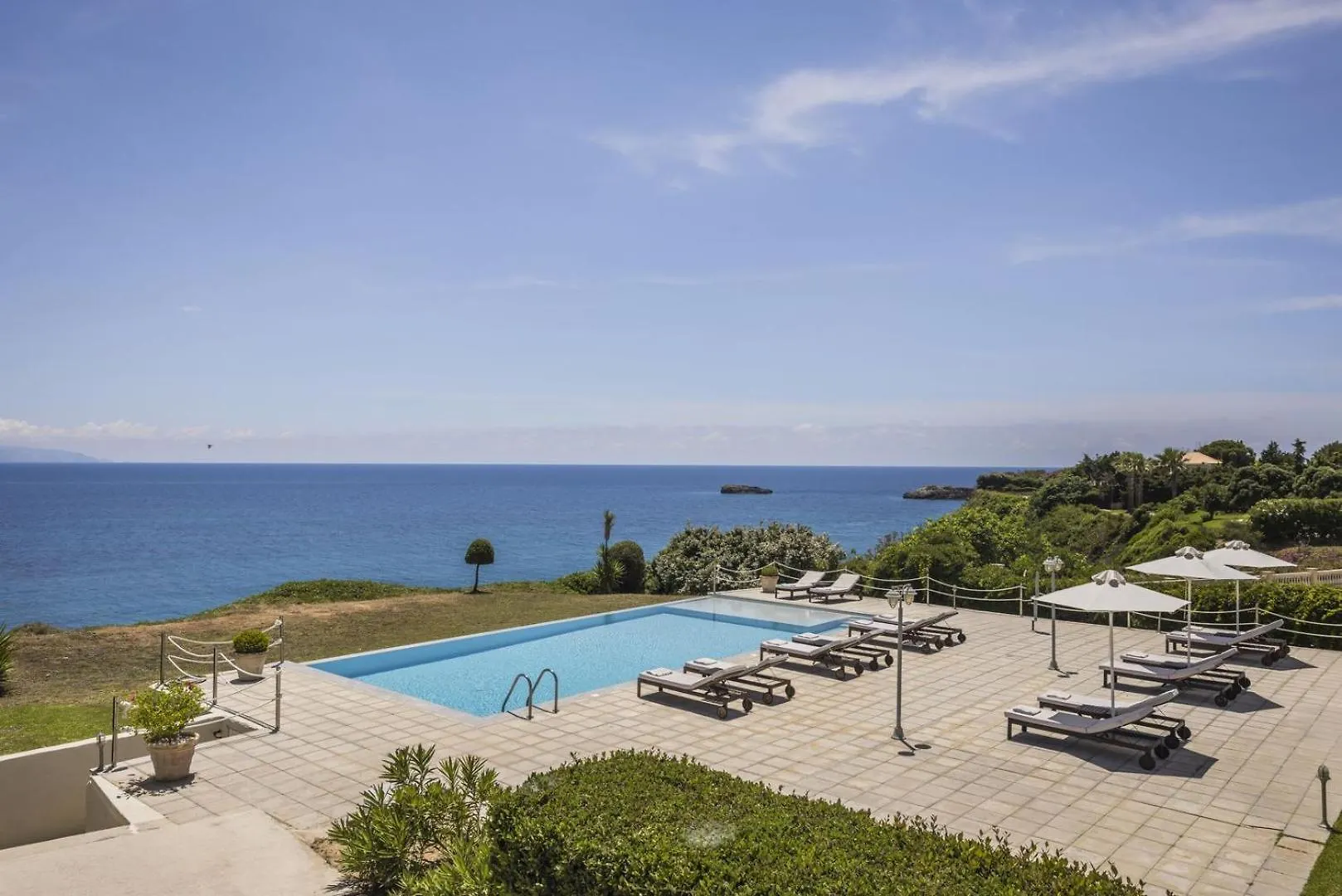 The Seasons Villa Svoronata