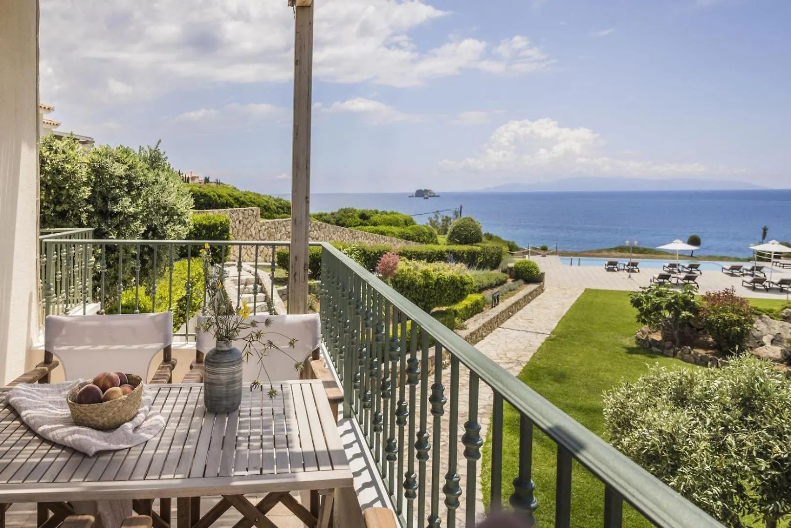The Seasons Villa Svoronata