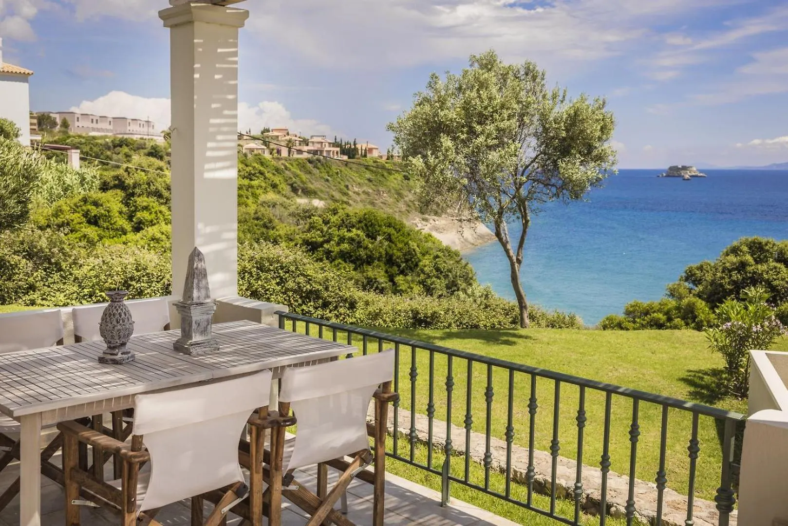The Seasons Villa Svoronata
