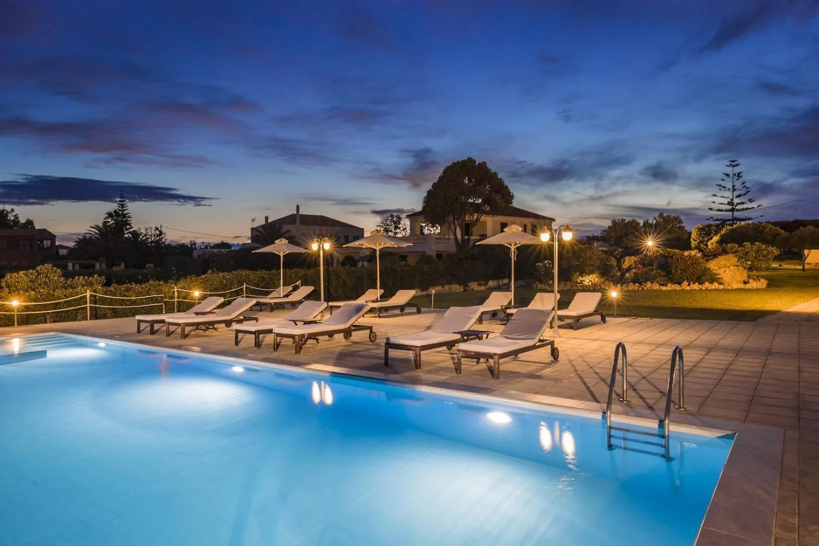 The Seasons Villa Svoronata