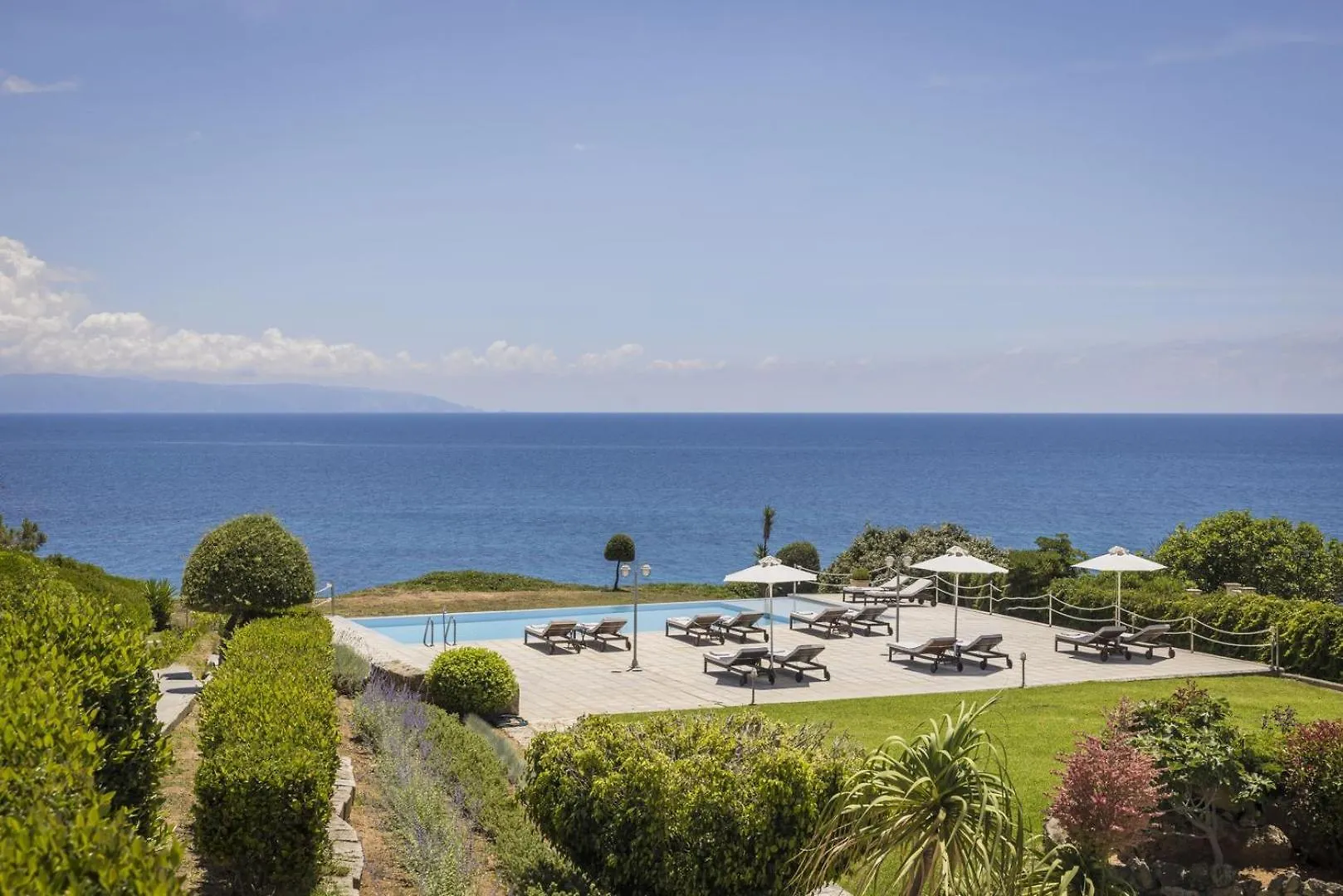 The Seasons Villa Svoronata